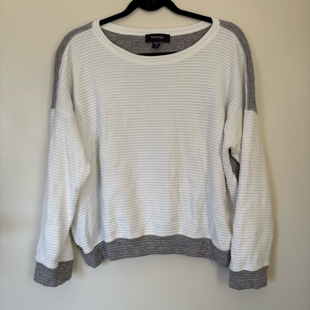 Karen Kane White and Gray Ribbed Sweater Size XL